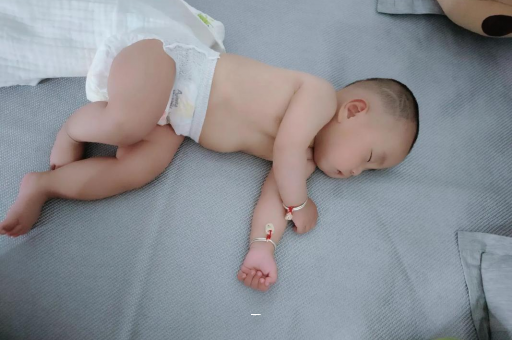 揭阳宝宝夏天要穿袜子吗